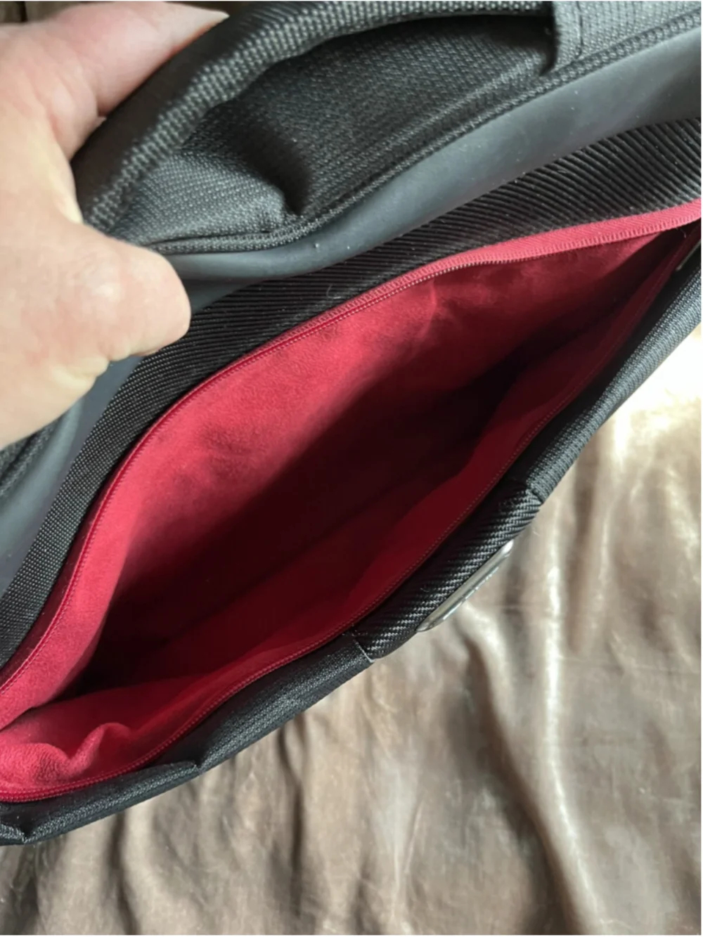 Solo Red Padded Laptop Computer Case BRAND NEW SEE PHOTOS , NICE